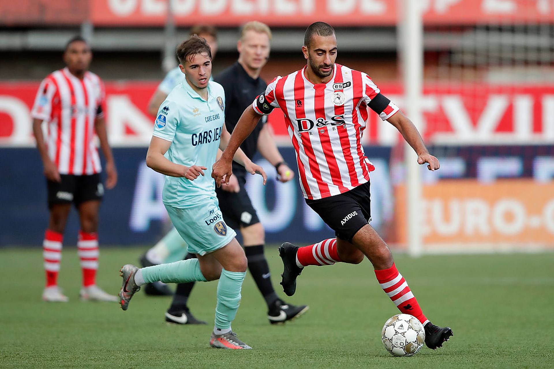 阵容锁定不 阵容锁定不