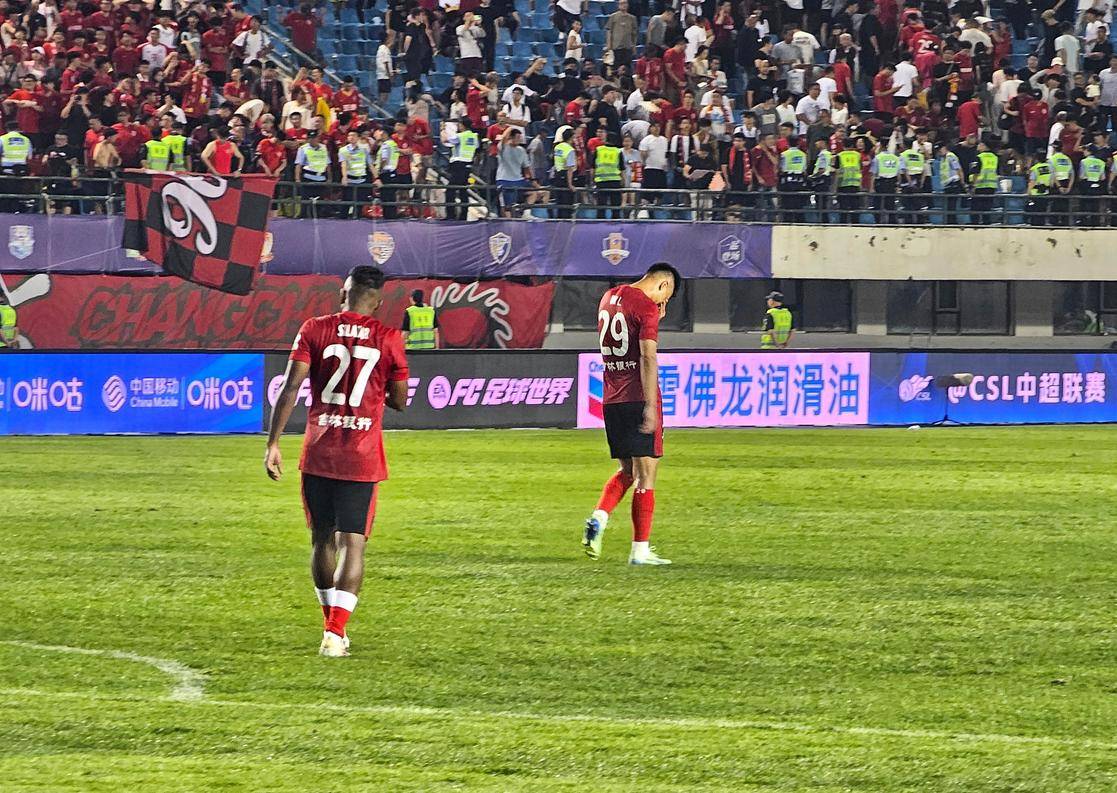 屏幕边缘出 屏幕边缘出